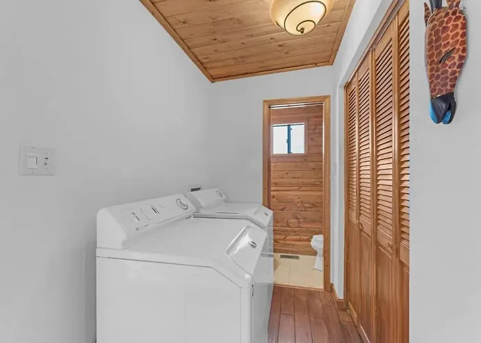 Vakantiehuis Country Club With Hot Tub *